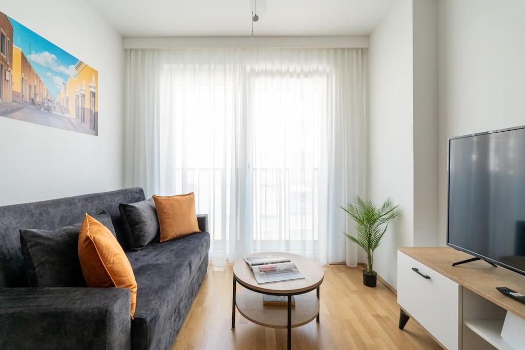 Urban 1Br Retreat, Easy City Link By Hm Wina Bagian luar foto